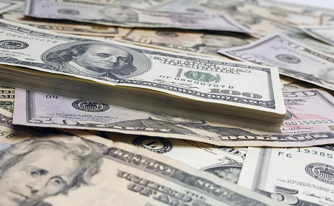 Курс доллара снова взлетел на новостях о новом пакете санкций ЕС