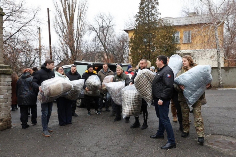 На фото: в Херсонской области нужнее всего тёплые вещи и обувь)