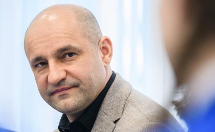 На фото: полномочный представитель президента РФ в УрФО Артем Жога