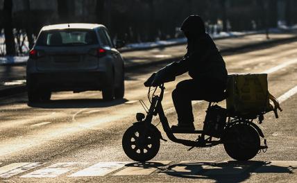 У курьеров из Узбекистана в России появятся конкуренты – велорикши из Индии и Мьянмы