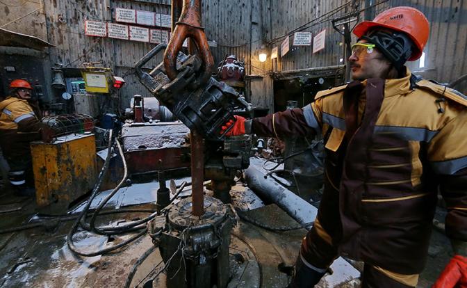 Крановщик - 240 тысяч, бурильщик – 270 тысяч: Тюмень прошлась по России широким неводом