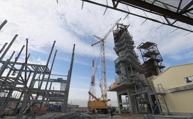 На фото: Новотроицкий завод хромовых соединений