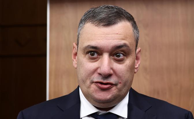 На фото: временно исполняющий обязанности губернатора Курской области Александр Хинштейн