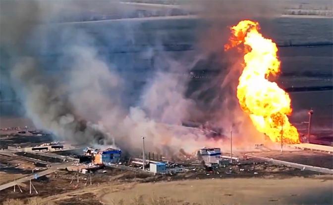 На фото: газоизмерительная станция "Суджа", поврежденная при обстреле реактивной системой залпового огня (РСЗО) HIMARS со стороны ВСУ.