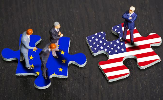 Трамп «быкует»: Макрон уверен, что в торговой войне с США за него вступится вся Европа