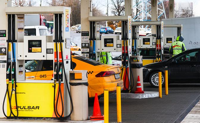 Сколько будет стоит бензин на наших АЗС, когда Трамп обрушится на российскую «нефтянку»