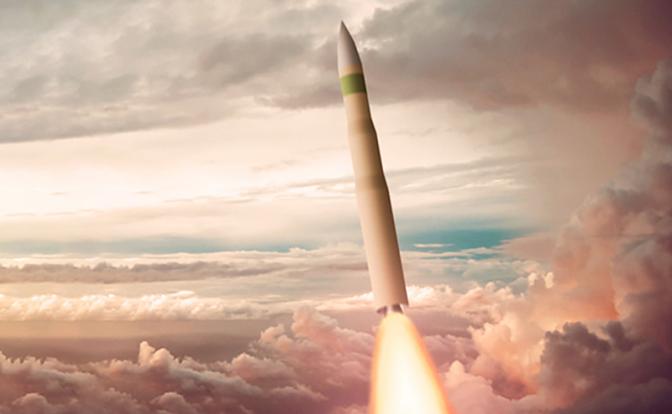 На фото: концептуальное изображение межконтинентальной баллистической ракеты LGM-35A ВВС США.