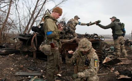 На фото: украинские военнослужащие.