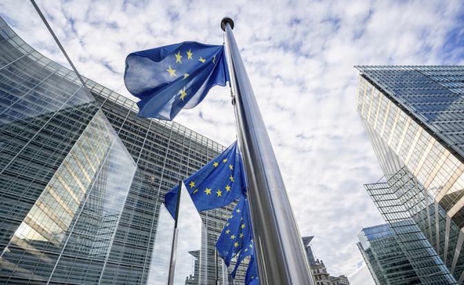 Брюссель абсолютно небоеспособен, но мира не хочет 