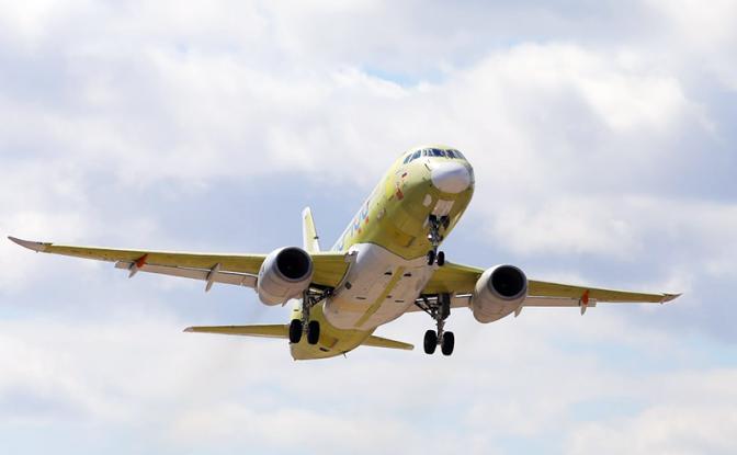 «Импортозамещенный» Superjet-100: Отчеты чиновников удались на славу!