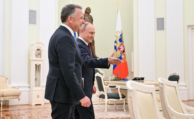 На фото: встреча президента РФ Путина и спецпосланника президента США Уиткоффа