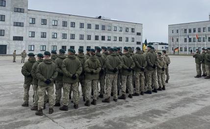 Маленькая прибалтийская республика готовится к «боям» на «территории врага»