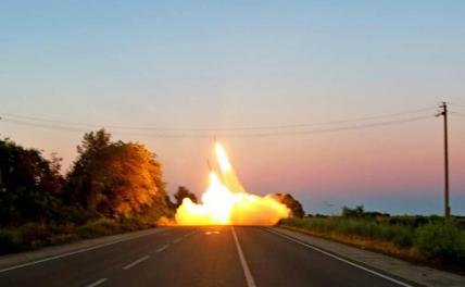 На фото: система залпового огня HIMARS