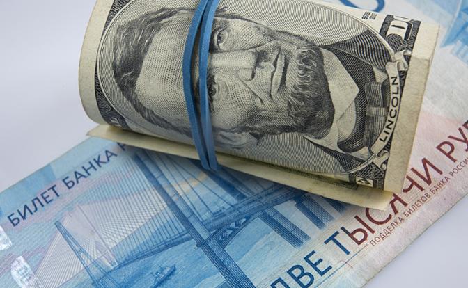 Эксперт назвал переукрепленный рубль частью сложных переговоров с США