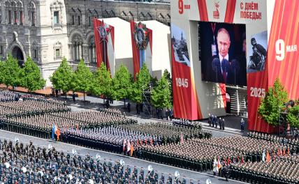 На фото: военнослужащие парадных расчетов во время парада, посвященного 80-й годовщине Победы в Великой Отечественной войне, на Красной площади.