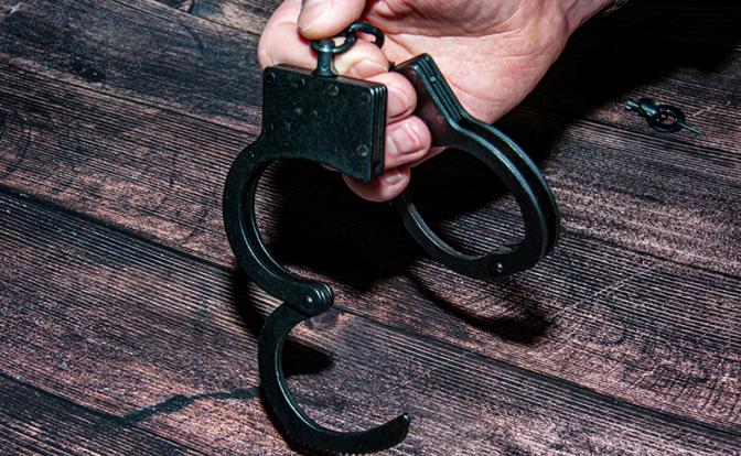 В Ростовской области задержали начальника управления миграции и его заместителя