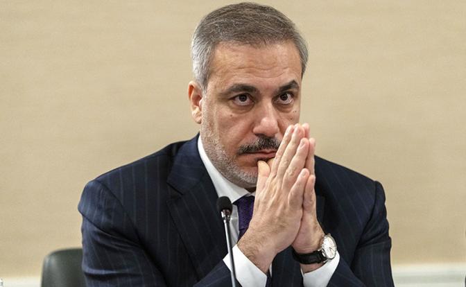 На фото: глава МИД Турции Хакан Фидан