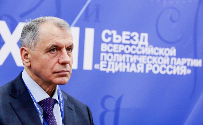 На фото: глава парламента Крыма Владимир Константинов.