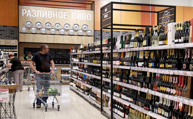 Божественный вкус тройного одеколона! Половина граждан России с теплом вспоминают новации «минерального секретаря» Горбачева