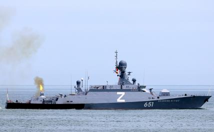 На фото: малый ракетный корабль проекта 21631 "Буян-М" "Великий Устюг".