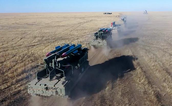 На фото: ЗРК "Бук-М2".