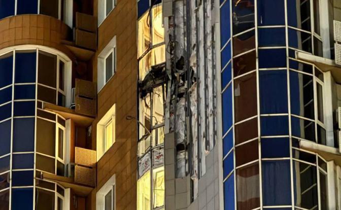 Плотная штора помогла москвичам спастись от украинского беспилотника