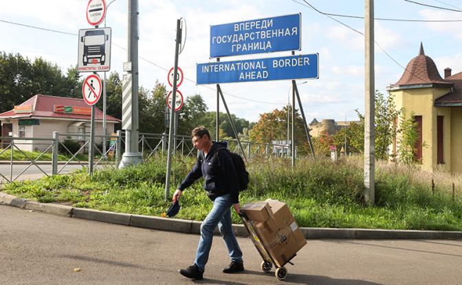 На фото: Ивангород на границе России и Эстонии.