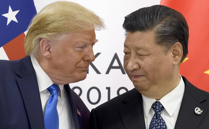 На фото: президент США Дональд Трамп и председатель КНР Си Цзиньпинь