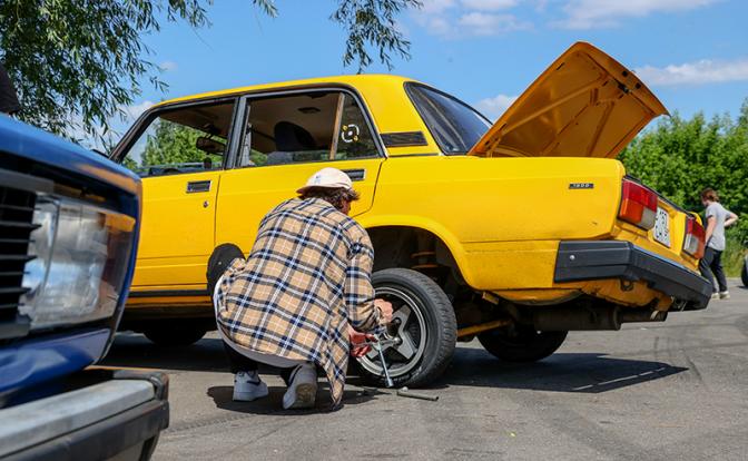 На фото: в России достаточно любителей классических автомобилей.