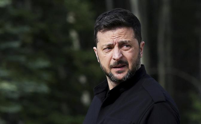 На фото: президент Украины Владимир Зеленский на саммите Группы семи (G7).