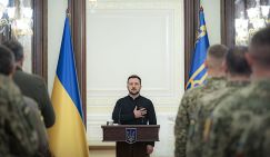 Перестановки в ВСУ: Зеленский заигрался в «зеленых человечков», тасует генералов, как фельдмаршал