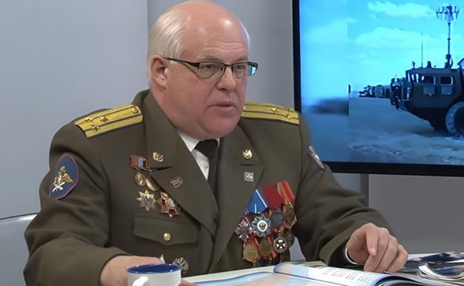 На фото: полковник запаса, начальник зенитно-ракетных войск КСПН 2007−2009 гг. Сергей Хатылев