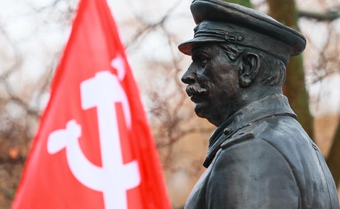 Скульптуру «вождю народов» установили в конце 2024 года, а в год 80-летия Победы хотят убрать