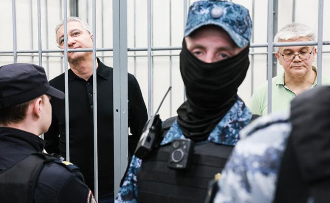 Экс-замминистра обороны получил срок по двум уголовным статьям, впереди новое дело