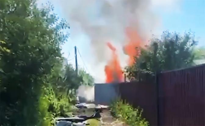 В Татарстане самолет рухнул на частный дом
