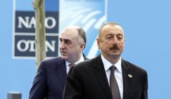 НАТО в Азербайджан будет заходить через Британию, военный атташе уже сидит в Баку