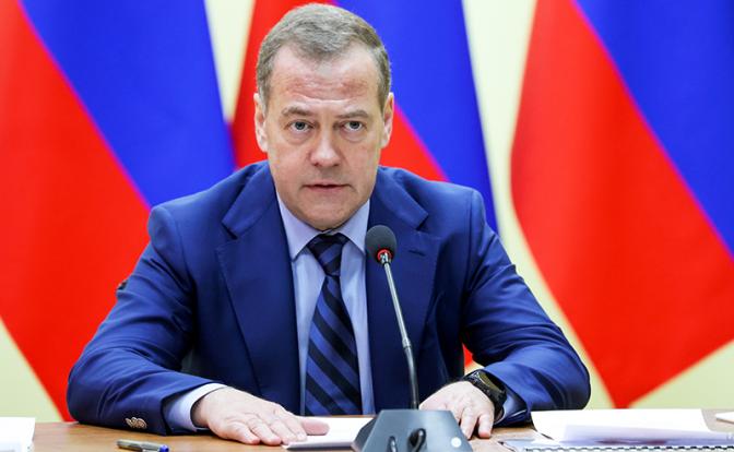 На фото: председатель Совета Безопасности РФ Дмитрий Медведев.