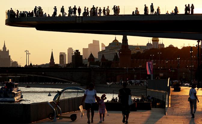 Демография — это про экономику: Аналитик о мерах поддержки рождаемости в РФ