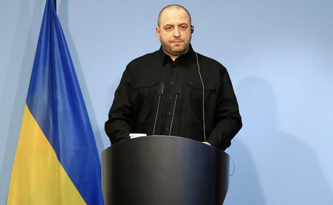 На фото: бывший министр обороны Украины Рустем Умеров