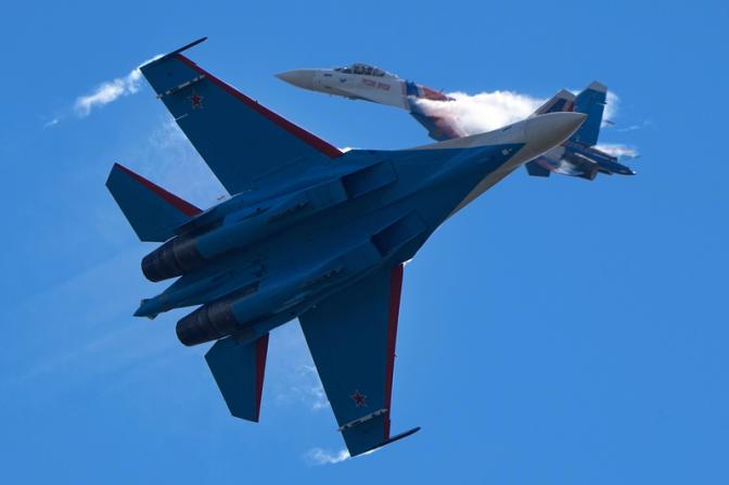 На фото: истребитель Су-35С.