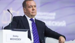 Медведев обратился к «дедуле» Линдси Грэму