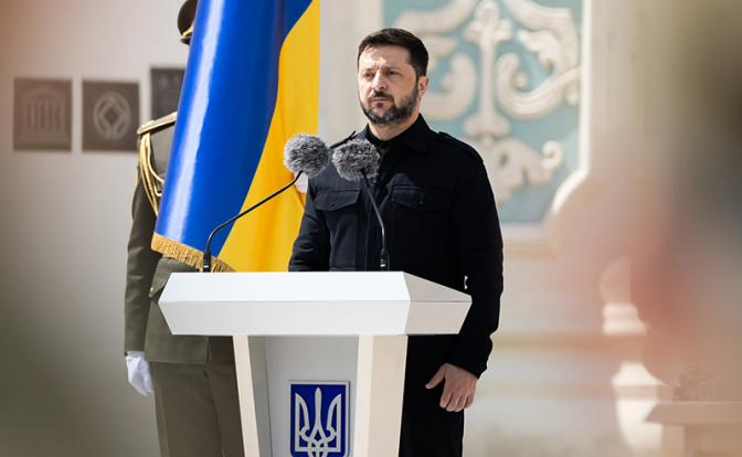 Financial Times, внезапно: «Ой! А Зеленский-то и не демократ!»