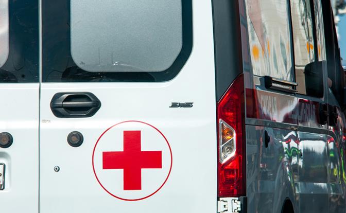 Разлетелся по дороге: два человека в больнице после жесткого ДТП в центре Екатеринбурга