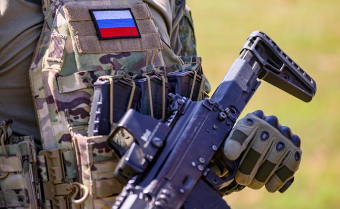 Единственный кормилец в семье пошел добровольцем на спецоперацию, но в военкомате говорят, что его имени нет в базе данных