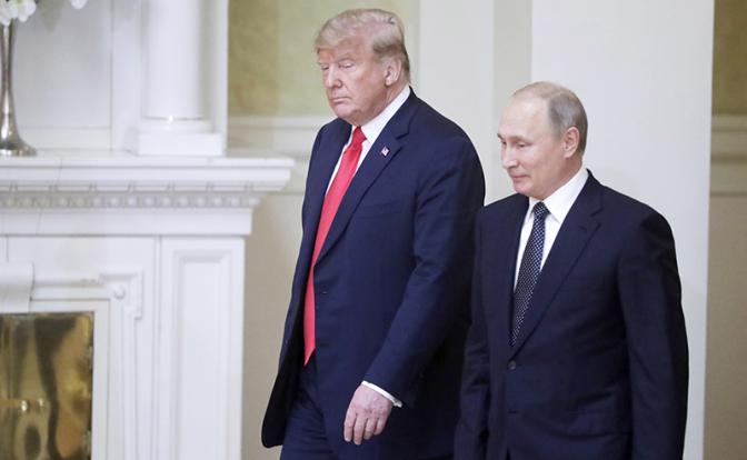 На фото: президент США Дональд Трамп и президент РФ Владимир Путин (слева направо). Архивное фото.