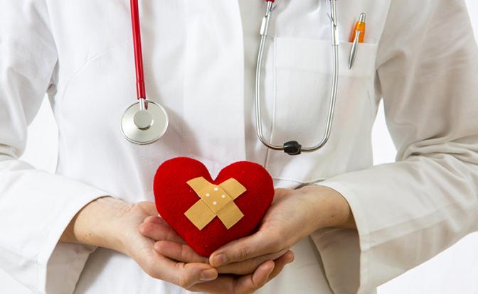 Кардиолог назвала неочевидные симптомы проблем с сердцем