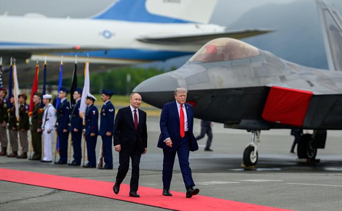 На фото: президент Данальд Трамп и президент России Владимир Путин