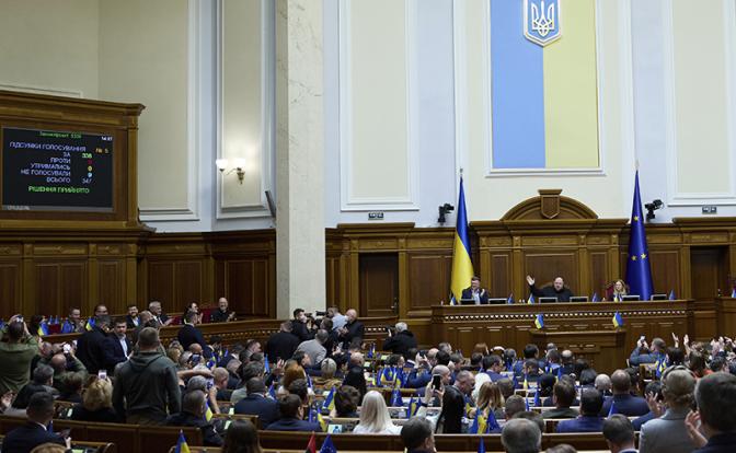 Украина впала в пограничное состояние — Верховная Рада пытается срочно переделать карту Донбасса