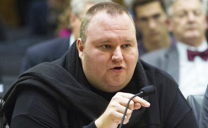 На фото: основатель файлообменников Megaupload и Mega Ким Дотком.