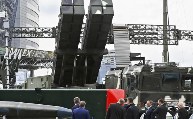 На фото: ракетный комплекс В-300РК "Полонез-М"